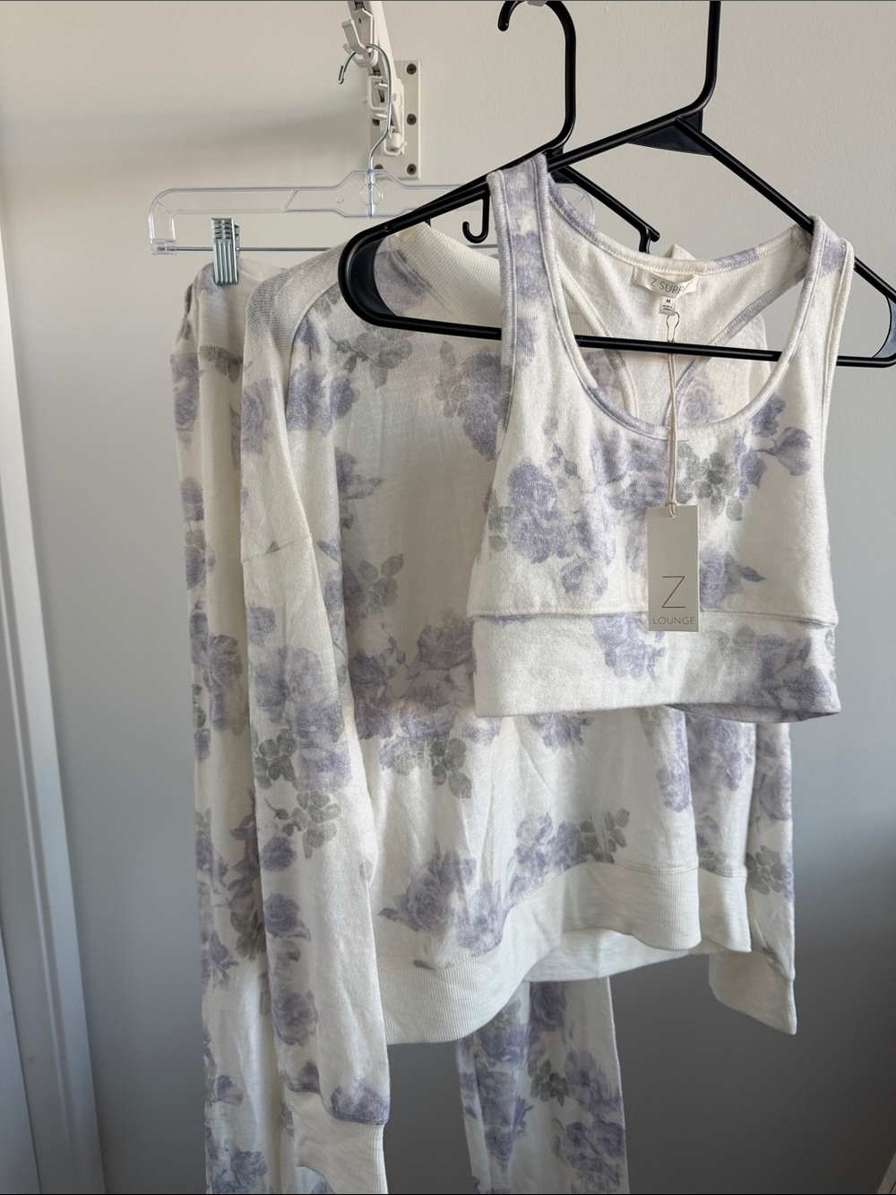 Z Supply Women’s Cream & Lavender Floral Lounge Set - Tank, Top & Pants Medium